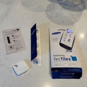 Samsung TecTiles NFC Programmable Tags — White and Blue Packaging
